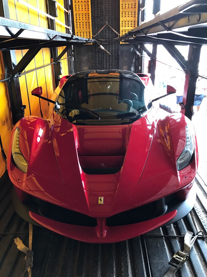 Illustration for article titled LaFerrari Could Be Crushed After Rich Dipshit Tried To Smuggle It Into South Africa Twice